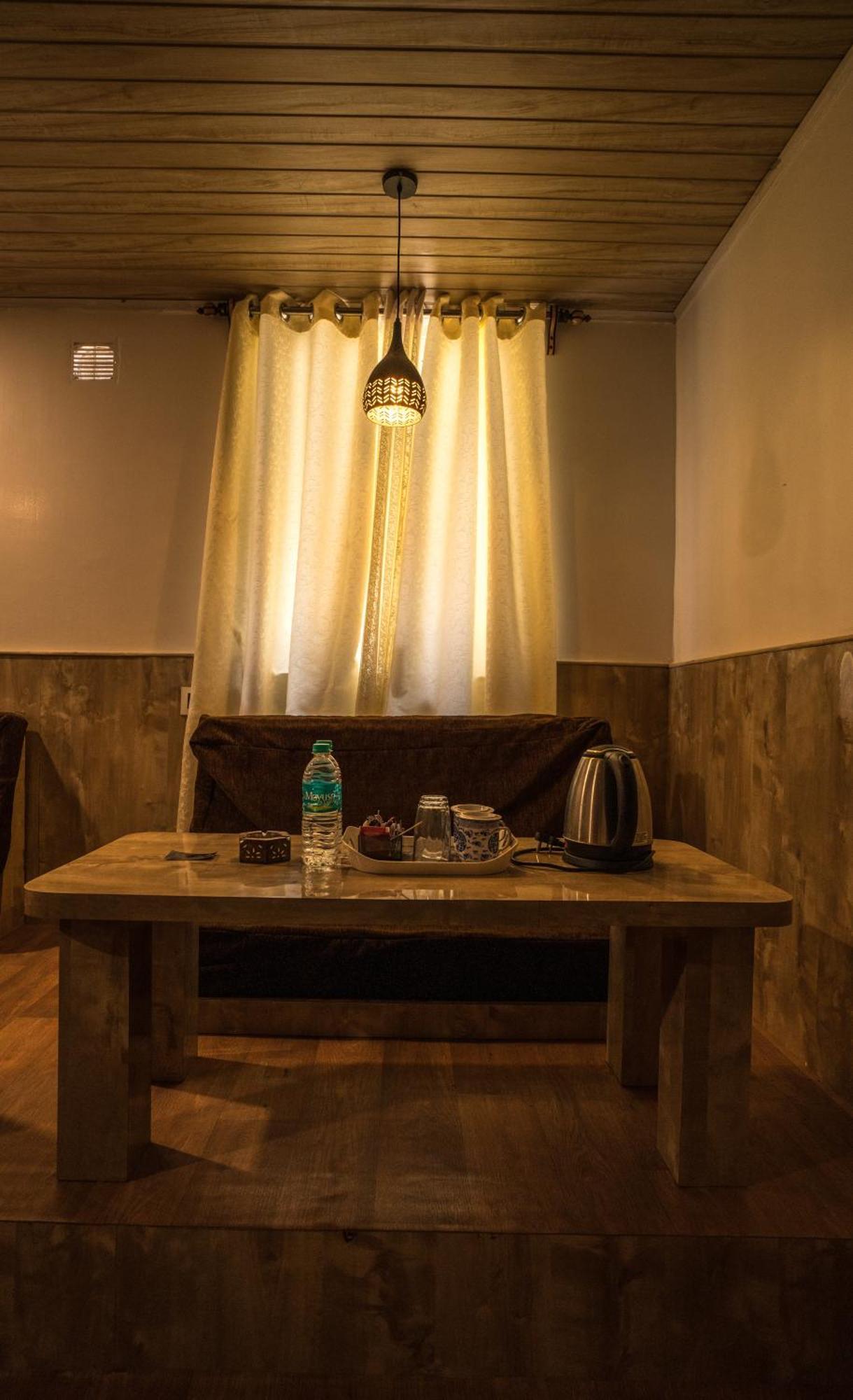 Darjeeling Guest House Deluxe Екстер'єр фото